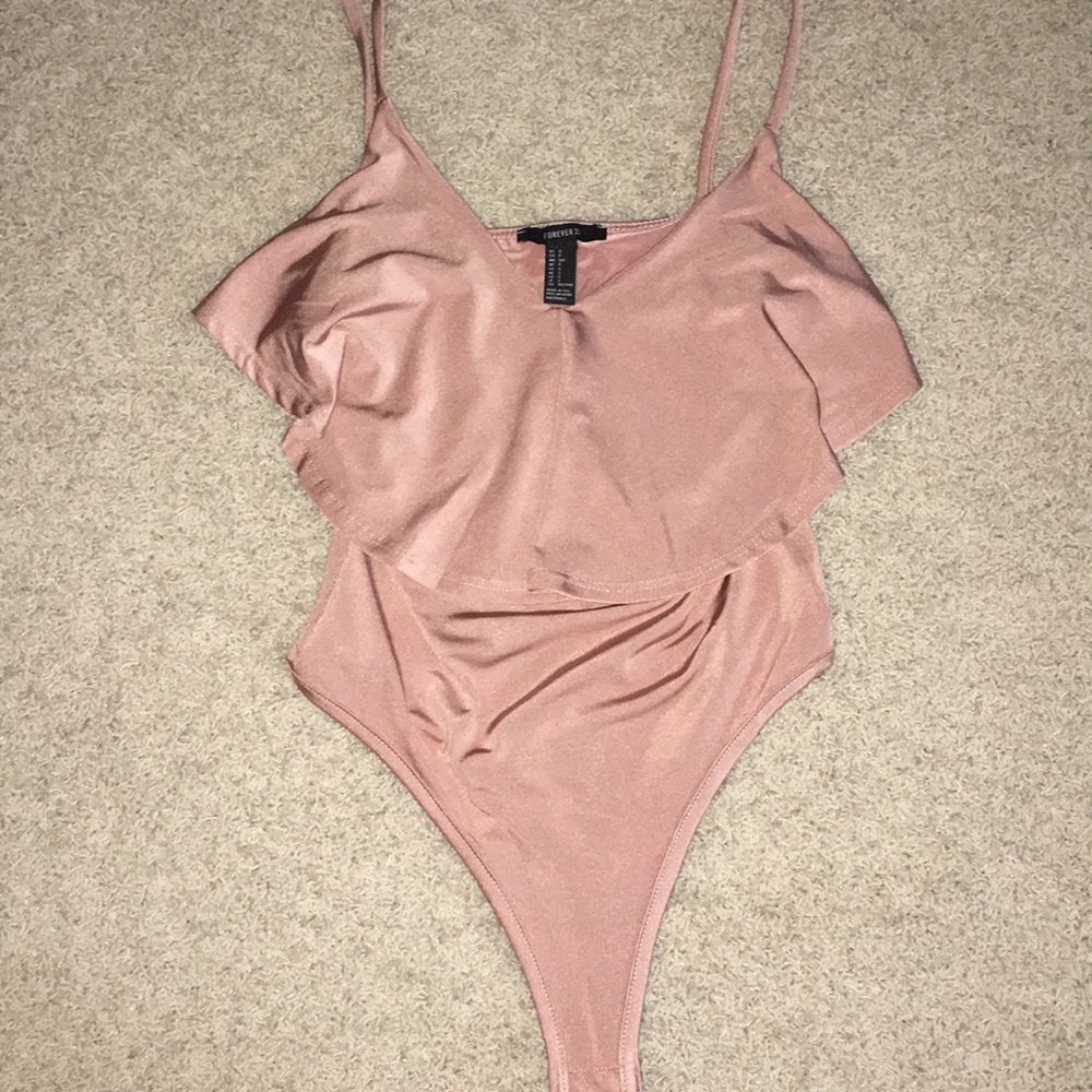NUDE/PINK RUFFLE BODY SUIT